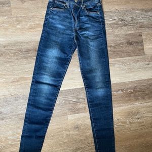 Levis Classic Mile Rise Super Skinny Jeans Size 26